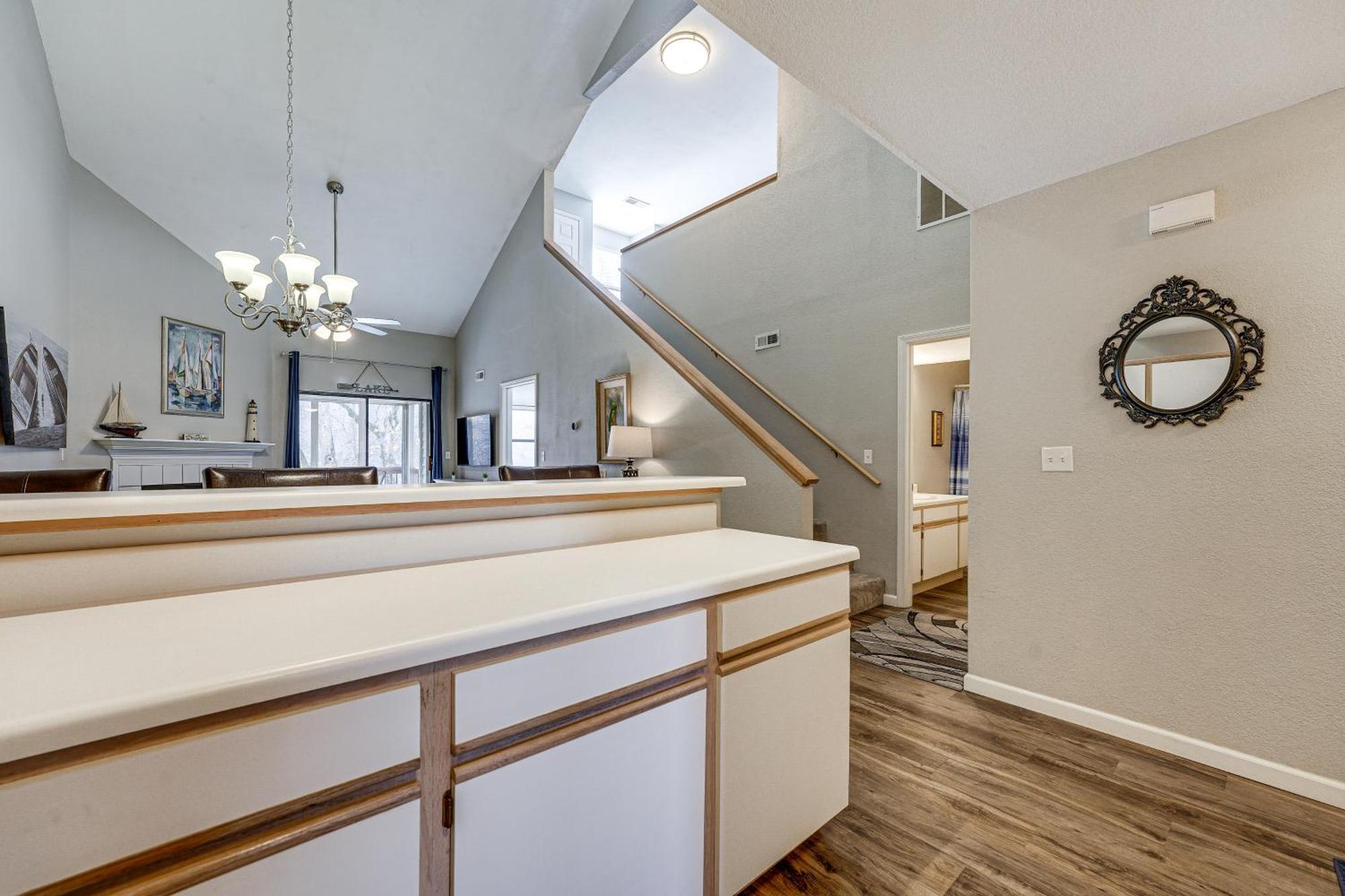 Lakefront Branson Penthouse With Resort Amenities! Exterior photo